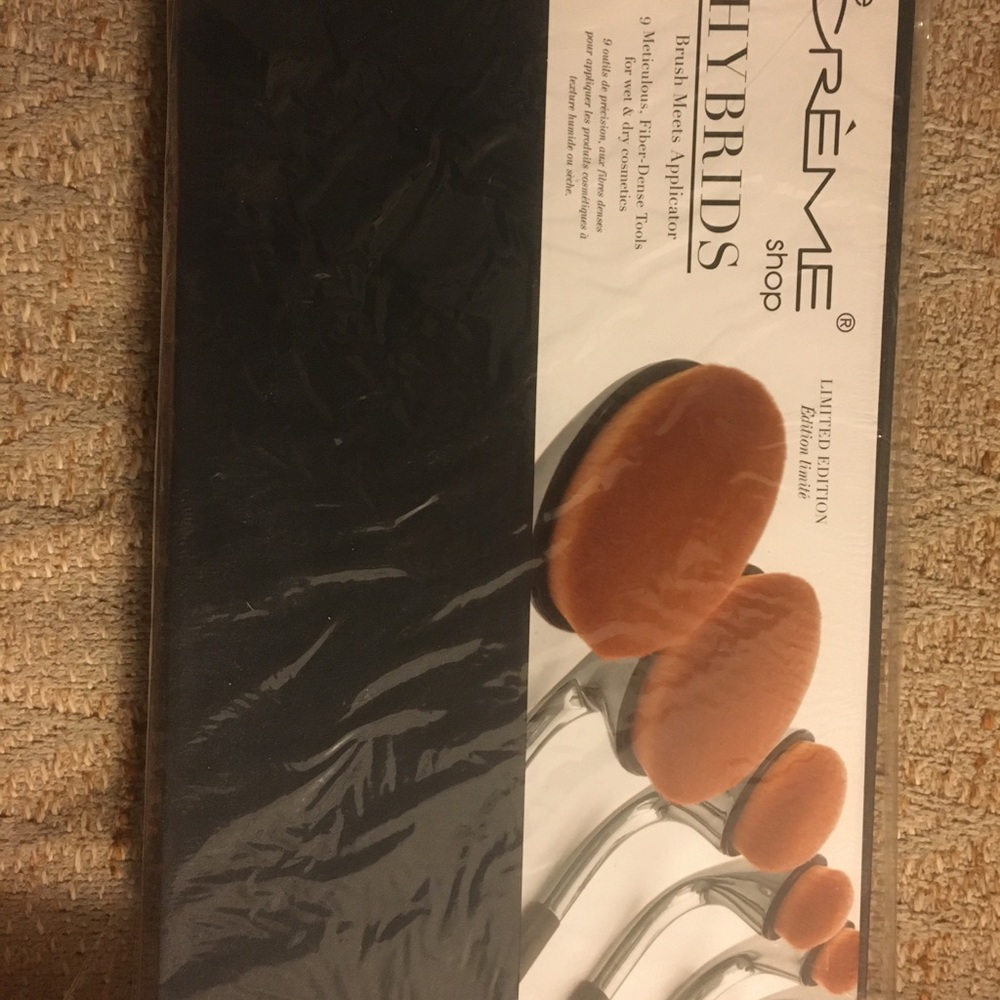The creme limited edition makeup brushes